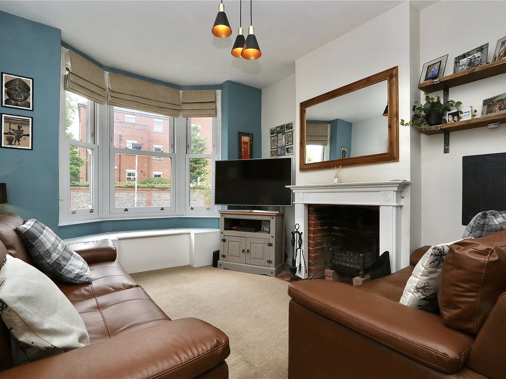 3 bed terraced house for sale in Woodbridge Road, Ipswich, Suffolk IP4