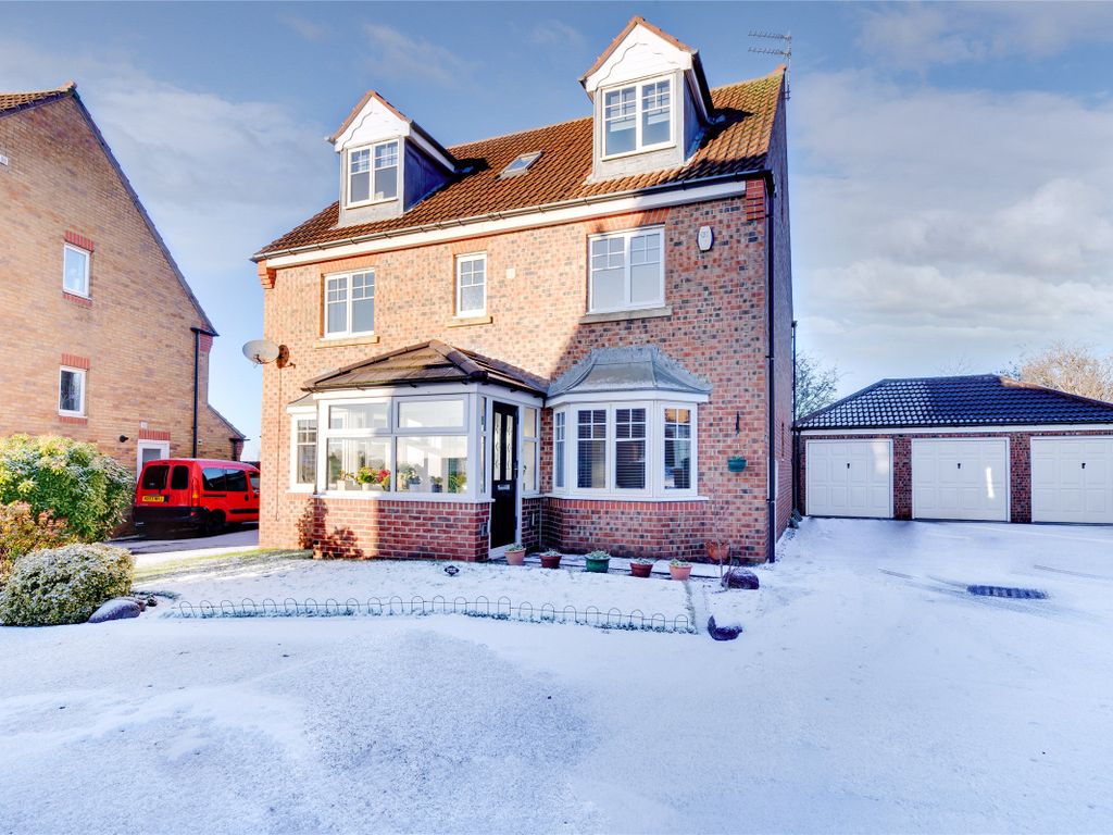 6 bed detached house for sale in Leafield Close, Birtley, Chester Le