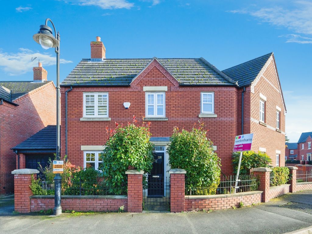 3 bed semidetached house for sale in Ross Avenue, Chester CH2, £