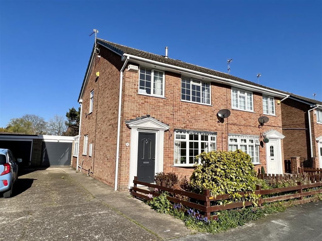 3 bed semidetached house to rent in Langrick Avenue, Howden, Goole