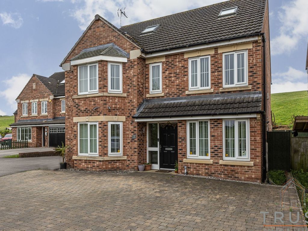 5 bed detached house for sale in Tingle View, Leeds LS12 Zoopla