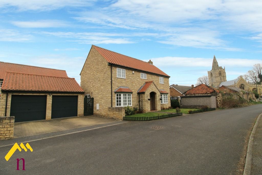 4 bed detached house for sale in High Street, Arksey, Doncaster DN5