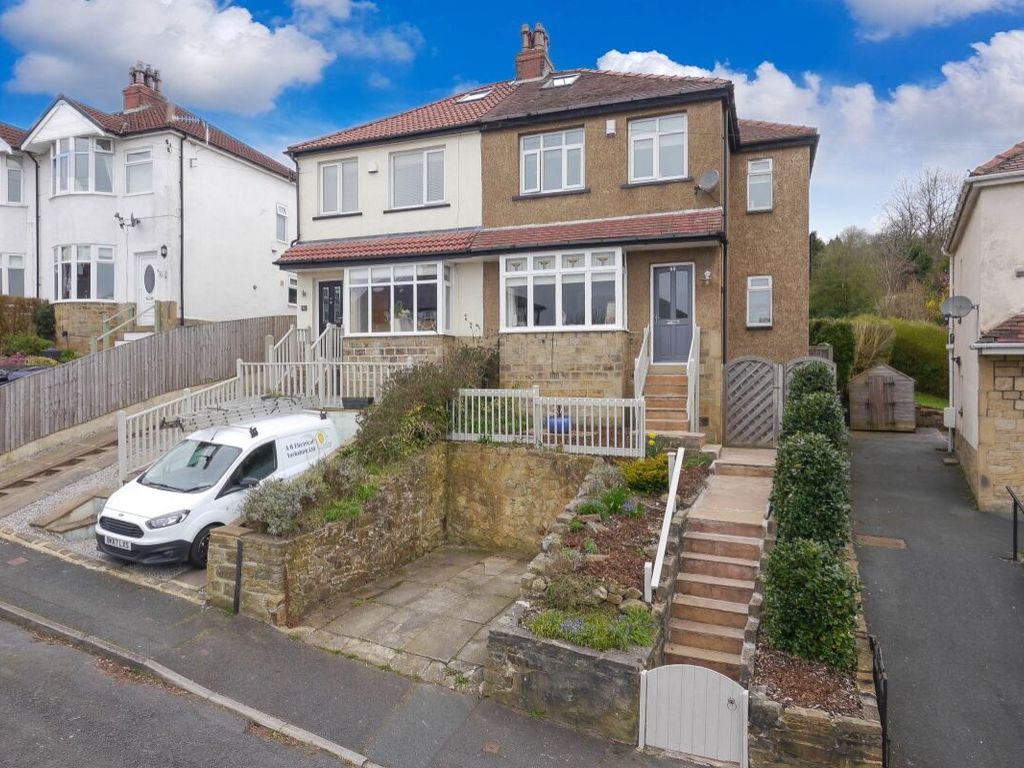 3 bed semidetached house for sale in Strathallan Drive, Baildon