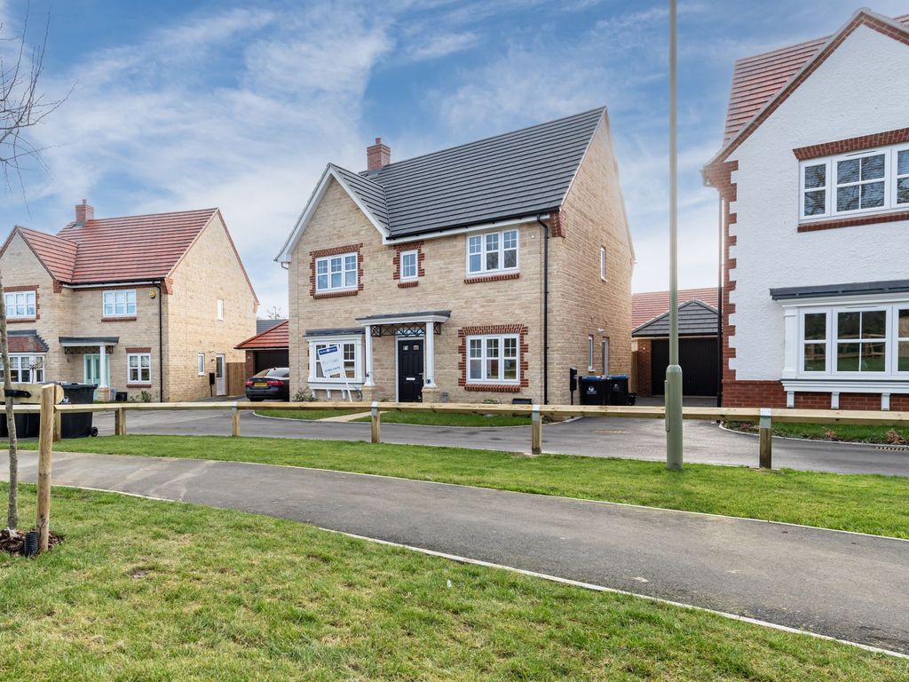 4 bed detached house for sale in Millers Close, North Leigh OX29 Zoopla