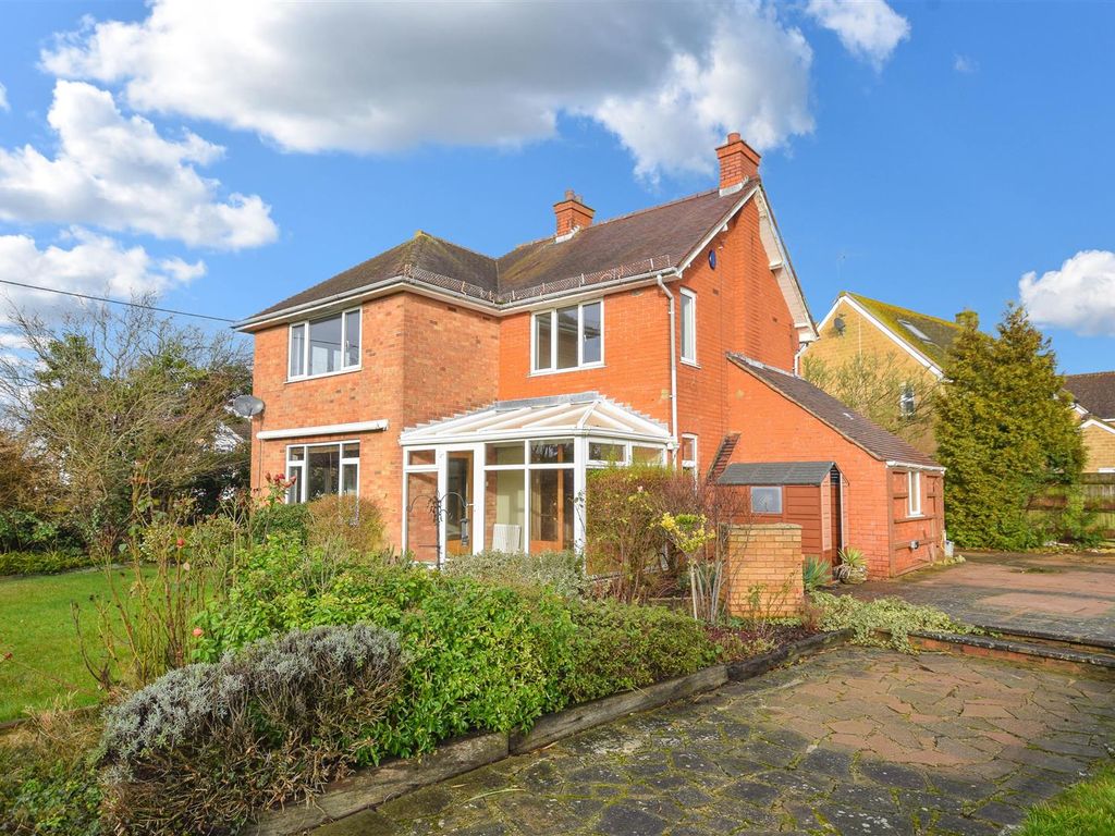 3 bed detached house for sale in Park Road, Hartwell, Northampton NN7