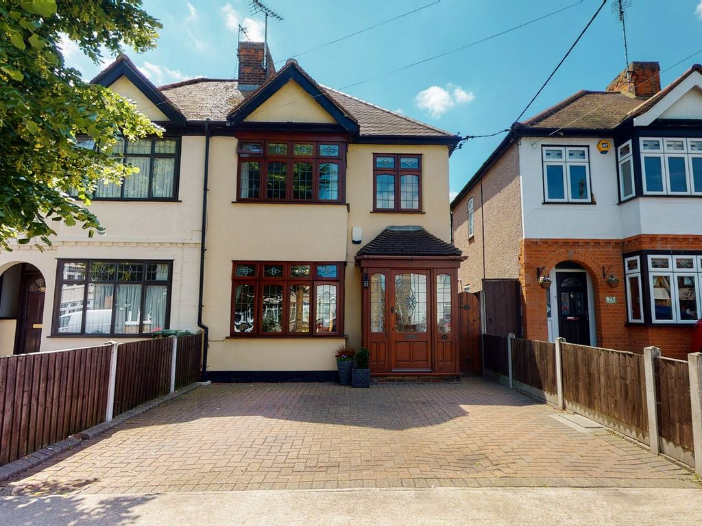 3 bed semidetached house for sale in Birch Road, Romford RM7 Zoopla