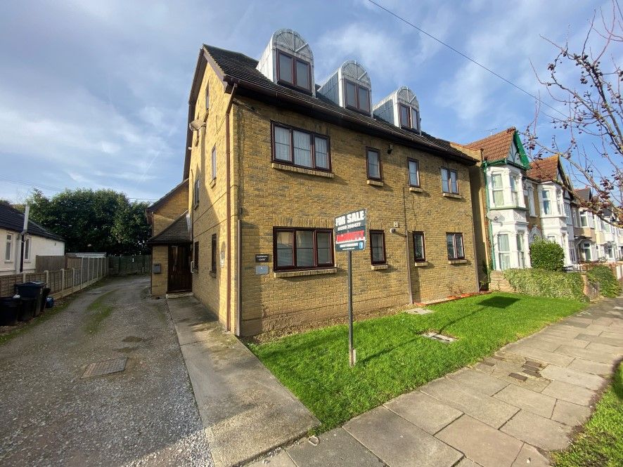 1 bed flat for sale in Flat 5, Fairmead Court, Fairmead Avenue