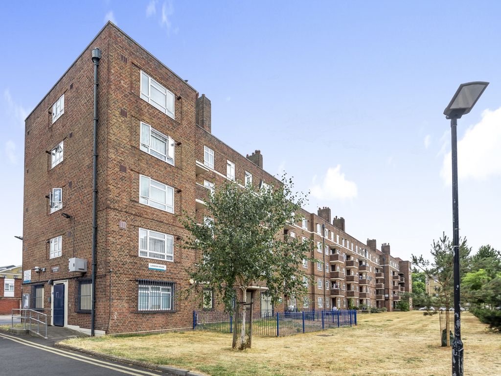 3 bed flat for sale in Elmington Estate, London SE5 Zoopla