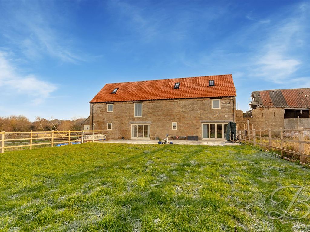 4 bed barn conversion for sale in Mansfield Road, Creswell, Worksop S80