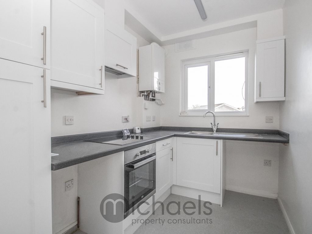 4 bed flat to rent in Connaught Avenue, FrintonOnSea CO13 Zoopla