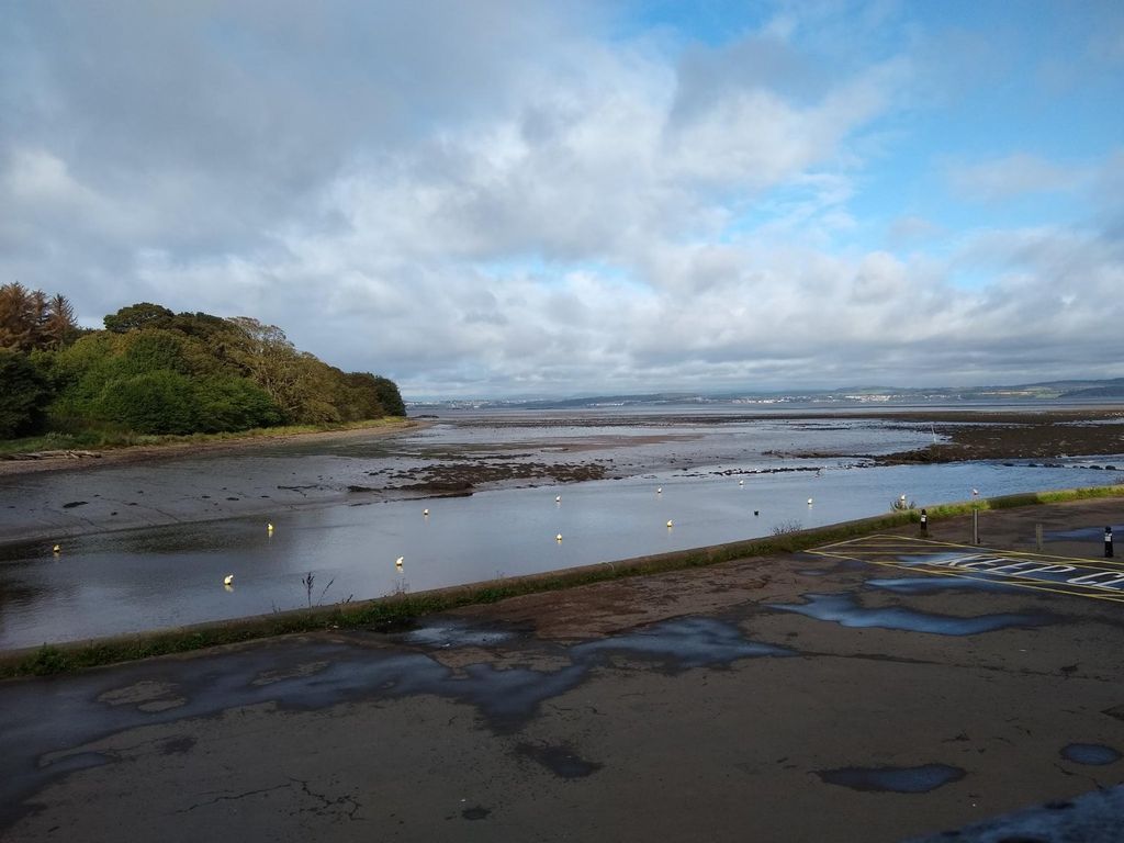 2 bed terraced house to rent in Cramond Village, Almond View