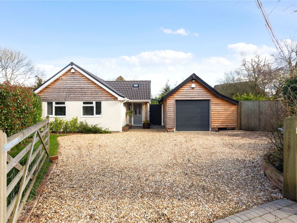 3 bed bungalow for sale in The Chestnuts, East Grimstead, Salisbury