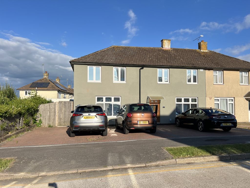 2 bed end terrace house to rent in Jemmett Road, Ashford TN23, £1,400