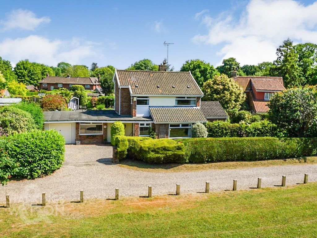 4 bed detached house for sale in Plumstead Road, Thorpe End, Norwich