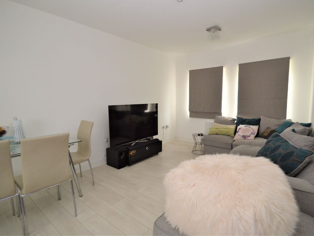 2 bed flat for sale in Crystal Court, Rainbow Road, Erith DA8 Zoopla