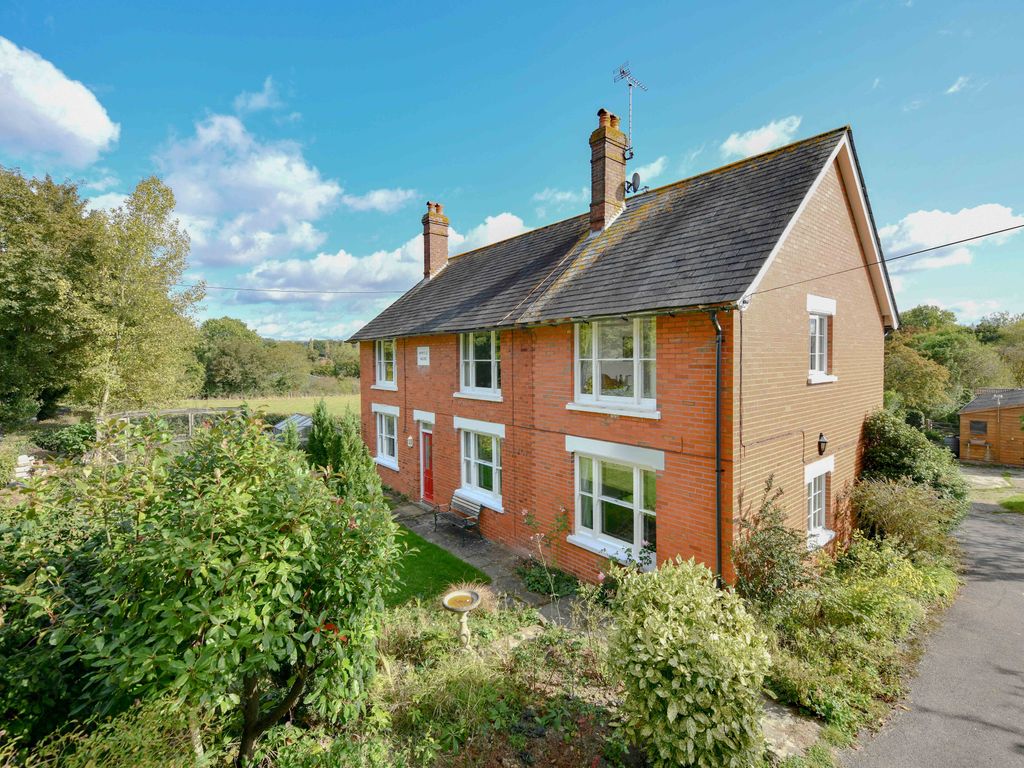 1 bed country house for sale in Headcorn Road, Grafty Green ME17, £