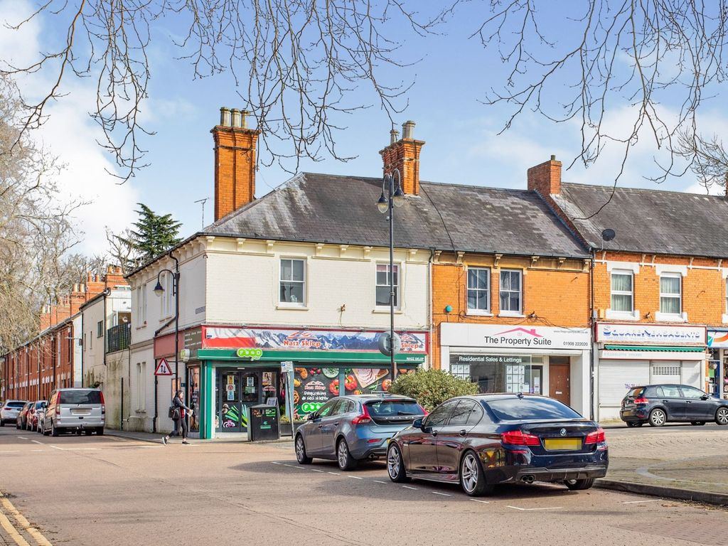 4 bed flat for sale in Buckingham Street, Wolverton, Milton Keynes