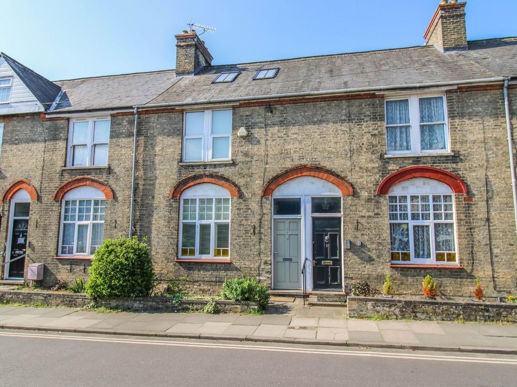 3 bed terraced house to rent in Haymarket Road, Cambridge CB3, £2,650