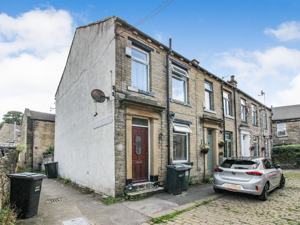 3 bed end terrace house for sale in Summerset Place, Bradford BD2, £