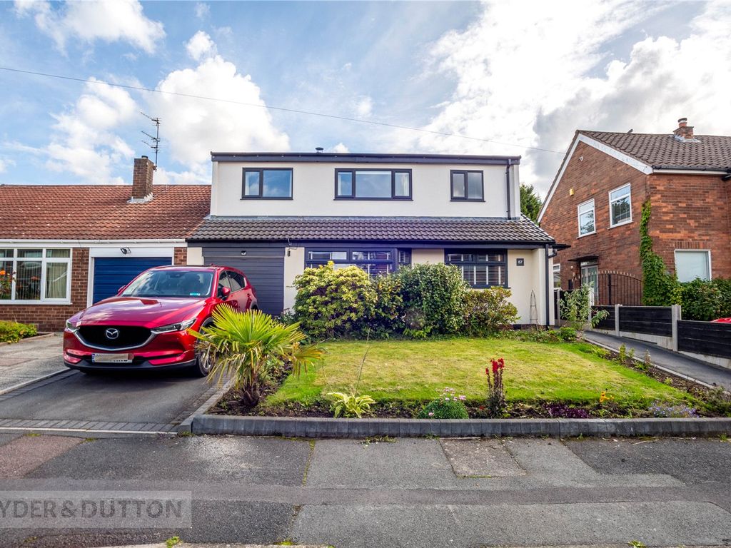4 bed semidetached bungalow for sale in Warwick Road, Alkrington