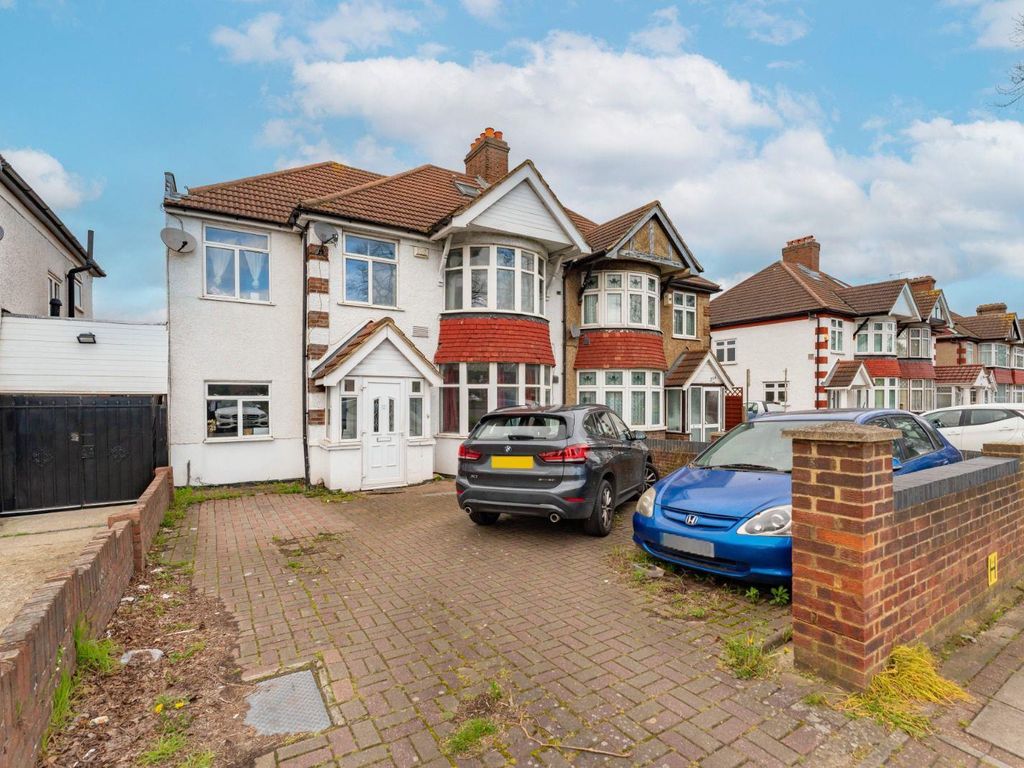 6 bed semidetached house for sale in Great West Road, Hounslow TW5