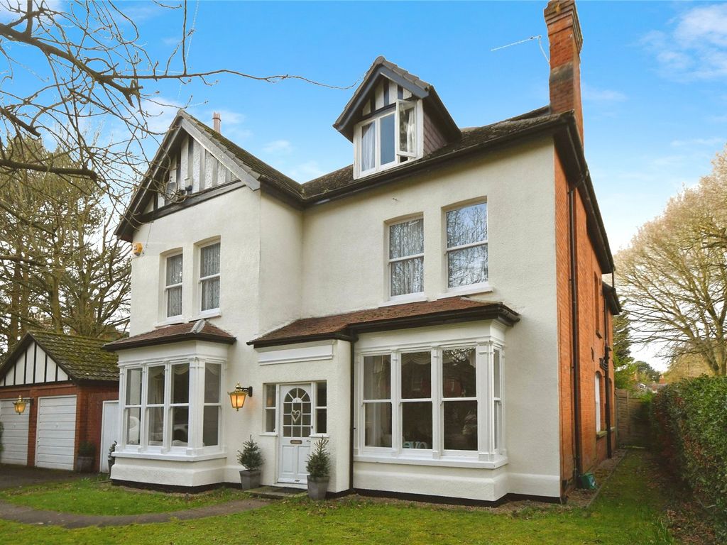 8 bed detached house for sale in Alverston Avenue, Woodhall Spa