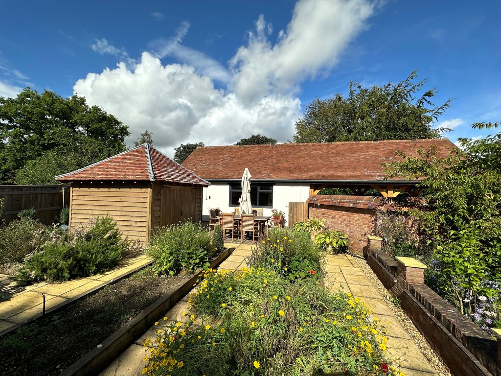 Studio to rent in Wildhern, Wildhern SP11, £995 pcm Zoopla