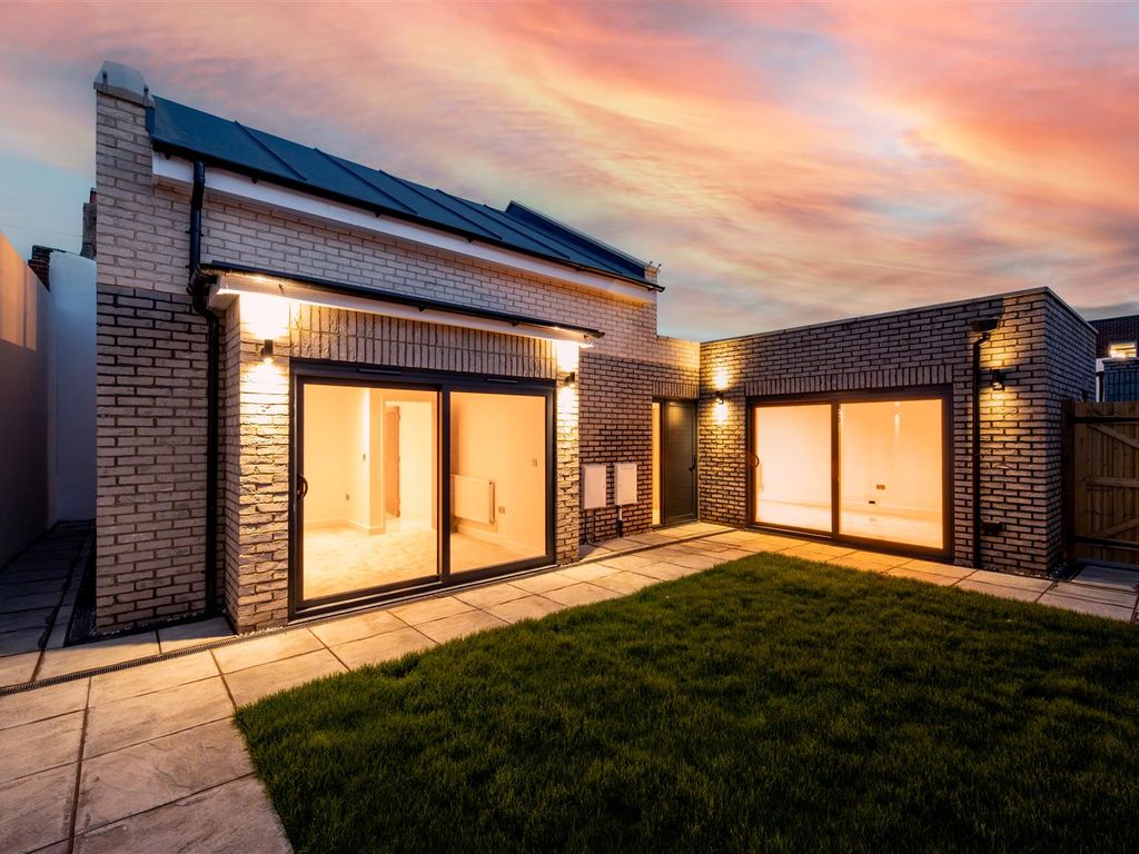 3 bed property for sale in John Street, ShorehamBySea BN43, £770,000