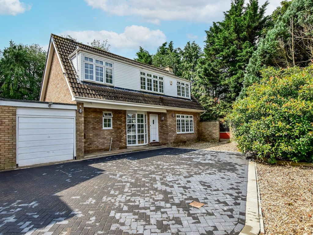 Delaford Close, Iver SL0  