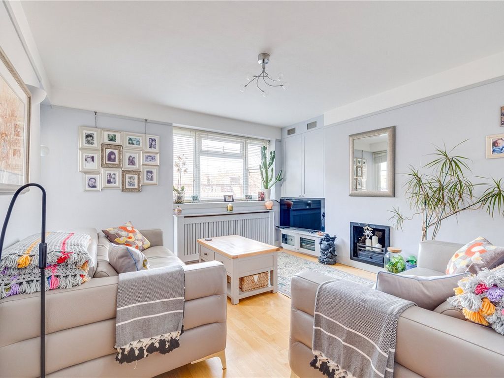2 bed flat for sale in Sulivan Court, Peterborough Road, London SW6