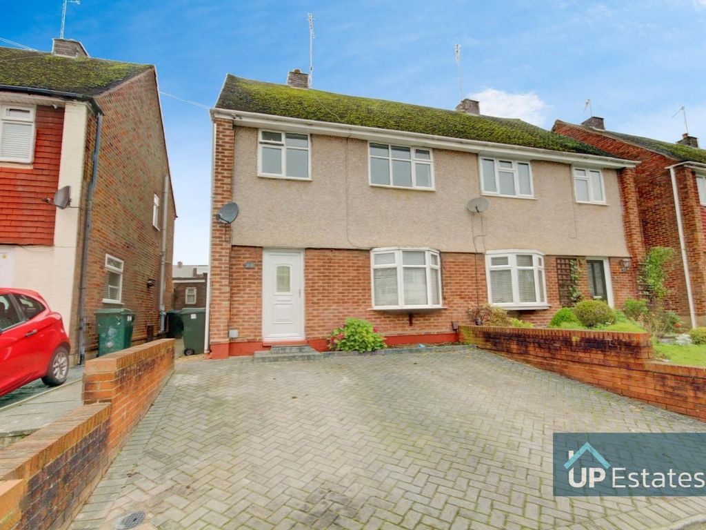 3 bed semidetached house for sale in Tennyson Road, Poets Corner