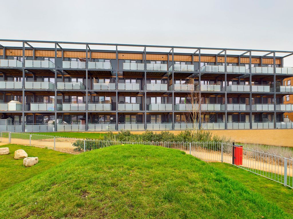 2 bed flat for sale in Horizon Place, Studio Way, Borehamwood WD6, £