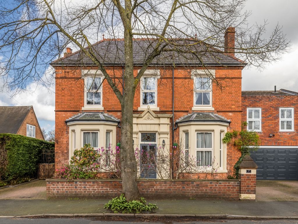7 bed detached house for sale in Linden Avenue, Kidderminster DY10, £