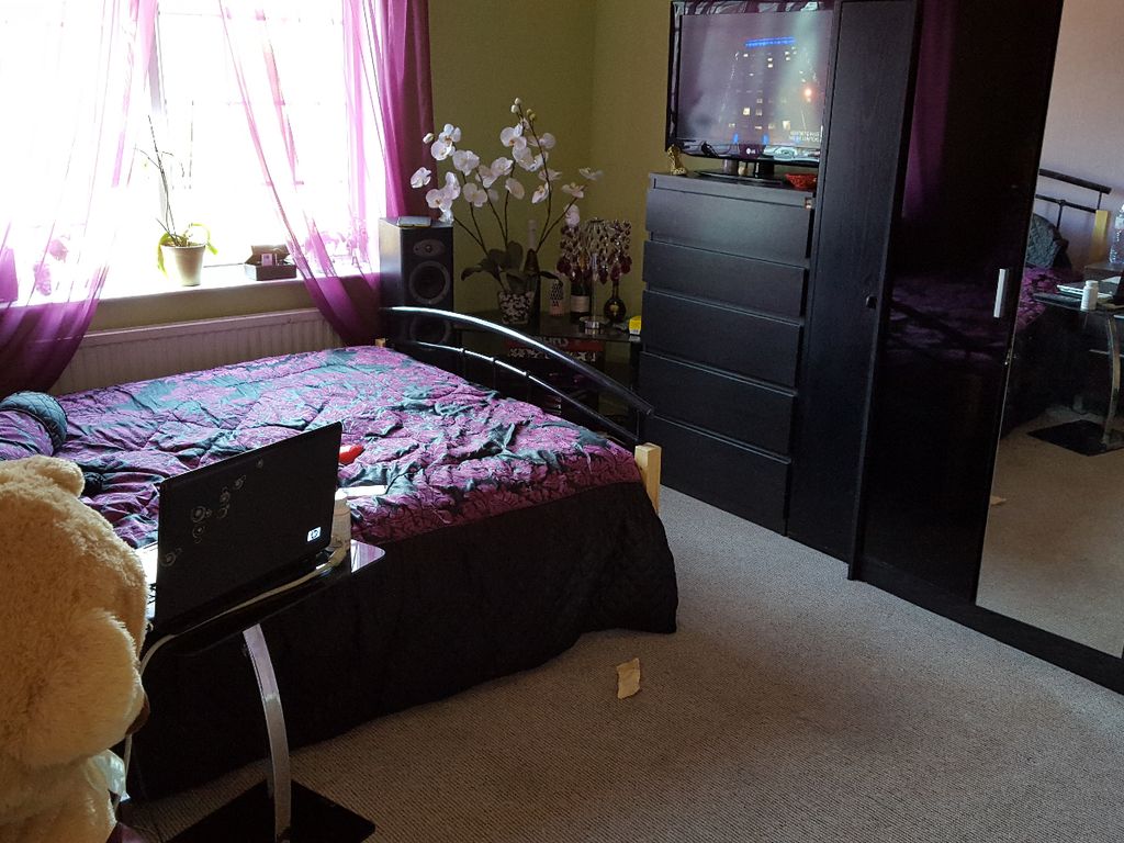 3 bed terraced house for sale in Holborn Road, London E13 Zoopla