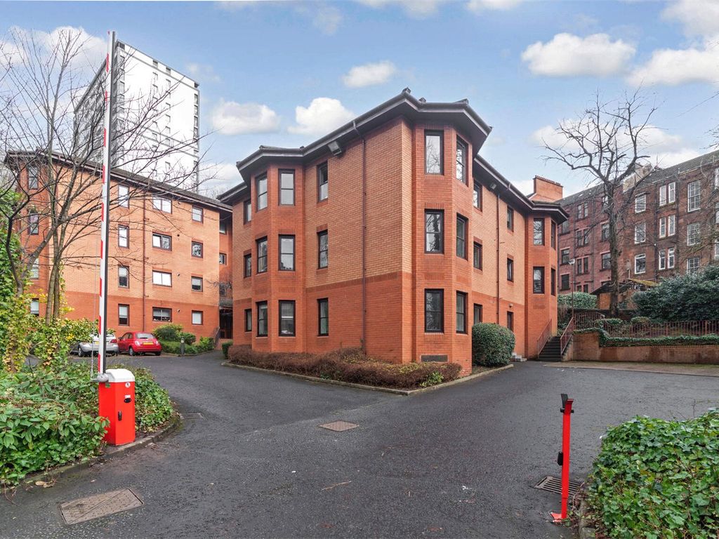 2 bed flat for sale in Broomhill Drive, Broomhill, Glasgow G11, £