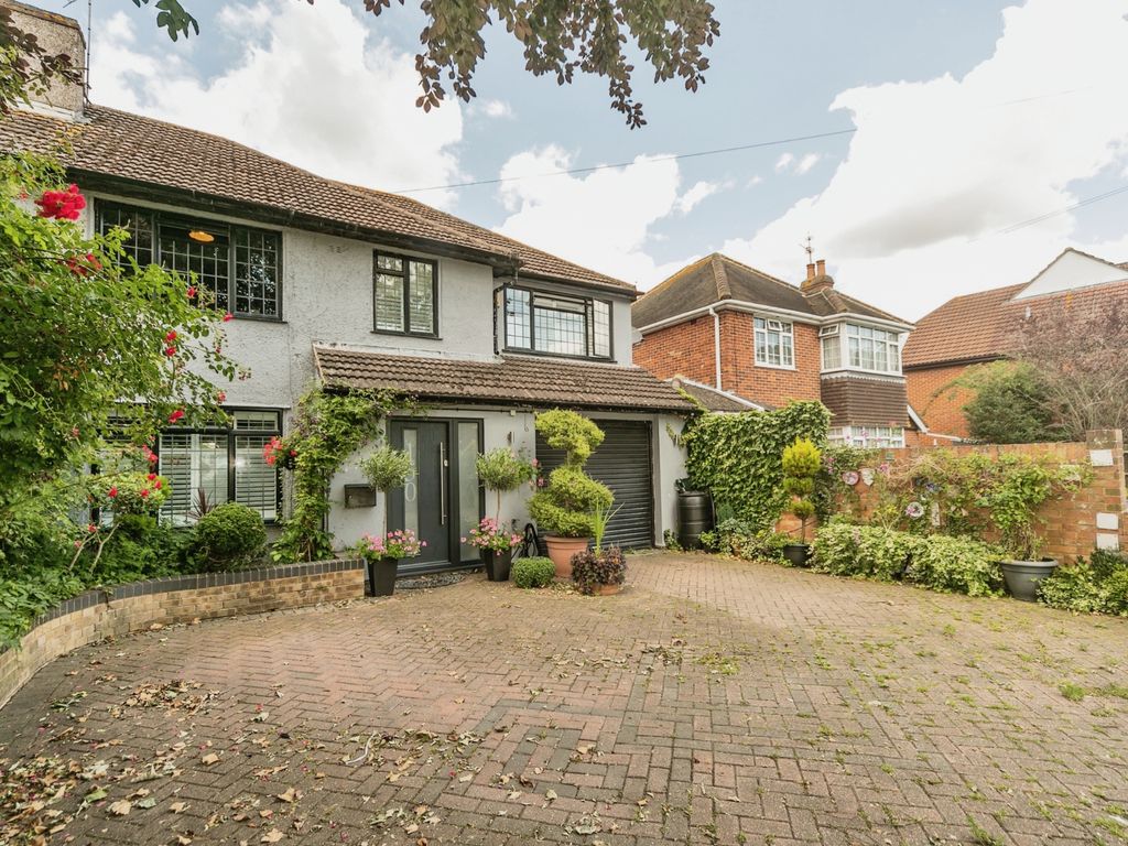 4 bed semidetached house for sale in Whitley Wood Road, Reading RG2, £