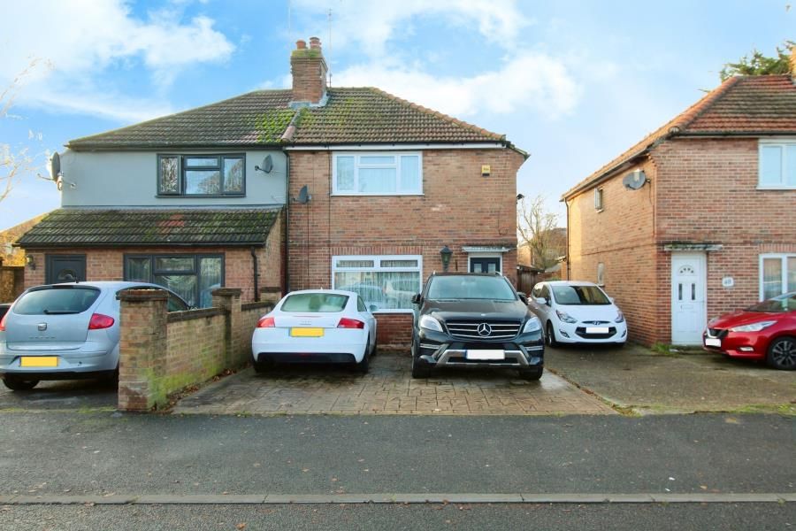 3 bed semidetached house for sale in York Avenue, Slough SL1, £420,000