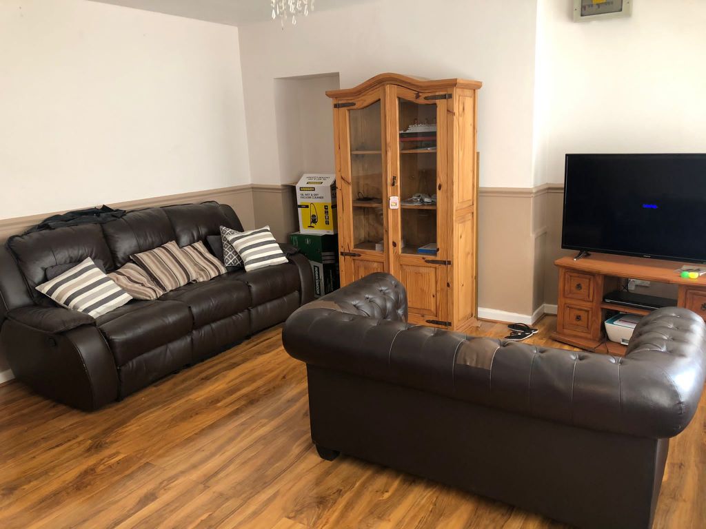 3 bed end terrace house to rent in Clarence Road, Bilston WV14, £850