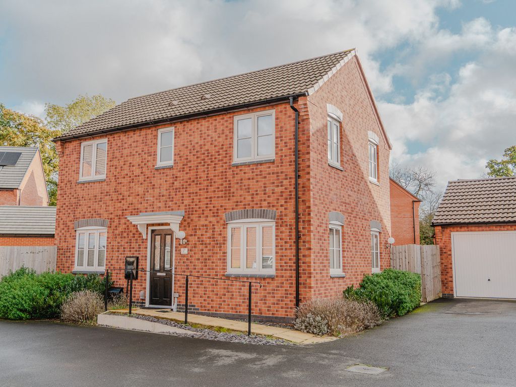3 bed detached house for sale in Woodpecker Close, Scraptoft LE7, £