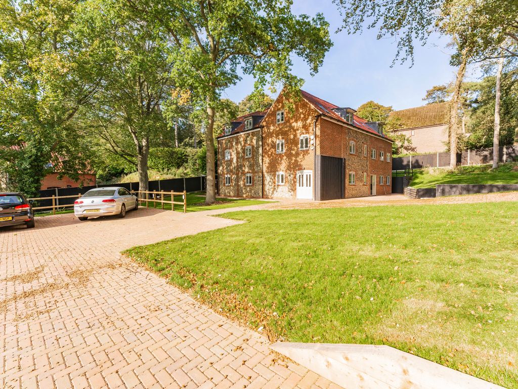 New home, 2 bed flat for sale in Overstrand Road, Cromer NR27, £250,000