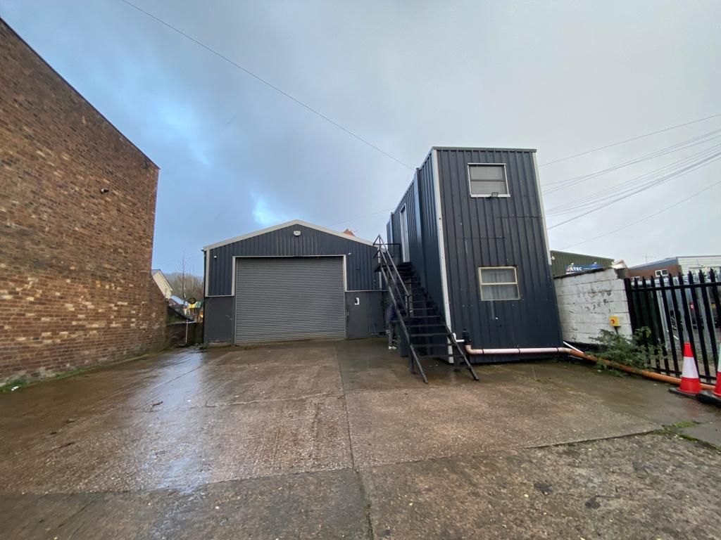 Light industrial to let in The Commercial Building, Whittington Road