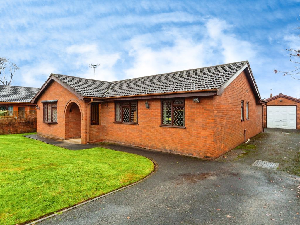 3 bed detached bungalow for sale in Muirfield Road, Buckley CH7, £