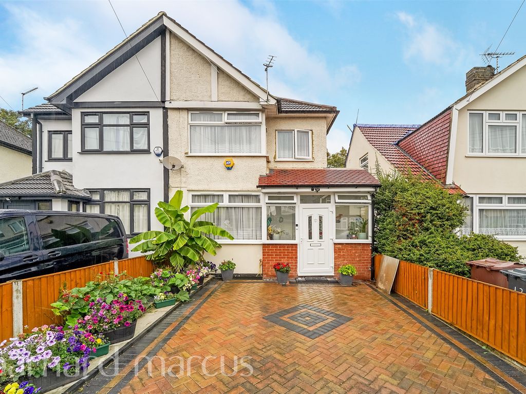 4 bed semidetached house for sale in Gloucester Road, Feltham TW13, £