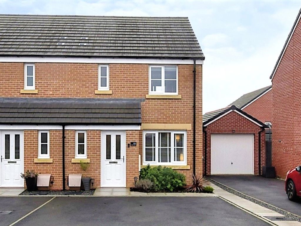 3 bed semidetached house for sale in Maes Delfryn, Bryn, Llanelli