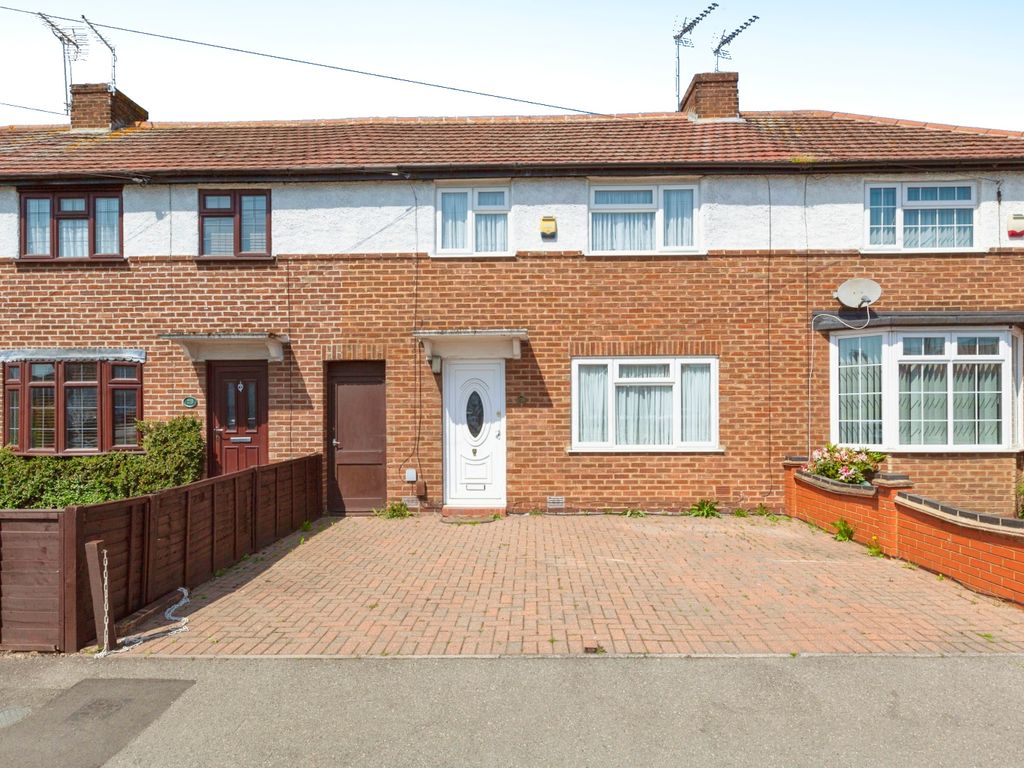 3 bed terraced house for sale in Uxbridge Road, Slough SL2, £450,000