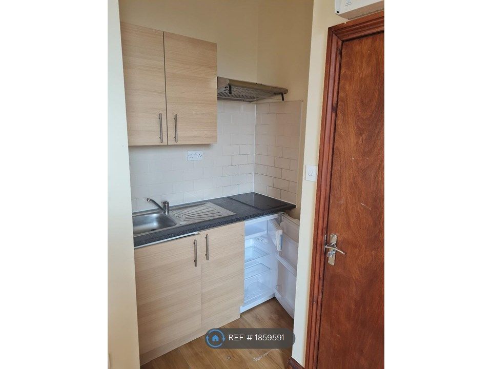 Studio to rent in Chatsworth Road, London E5, £1,200 pcm Zoopla