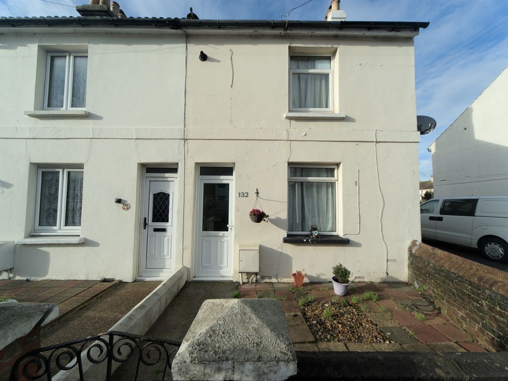 2 bed end terrace house for sale in Ashford Road, Eastbourne BN21, £