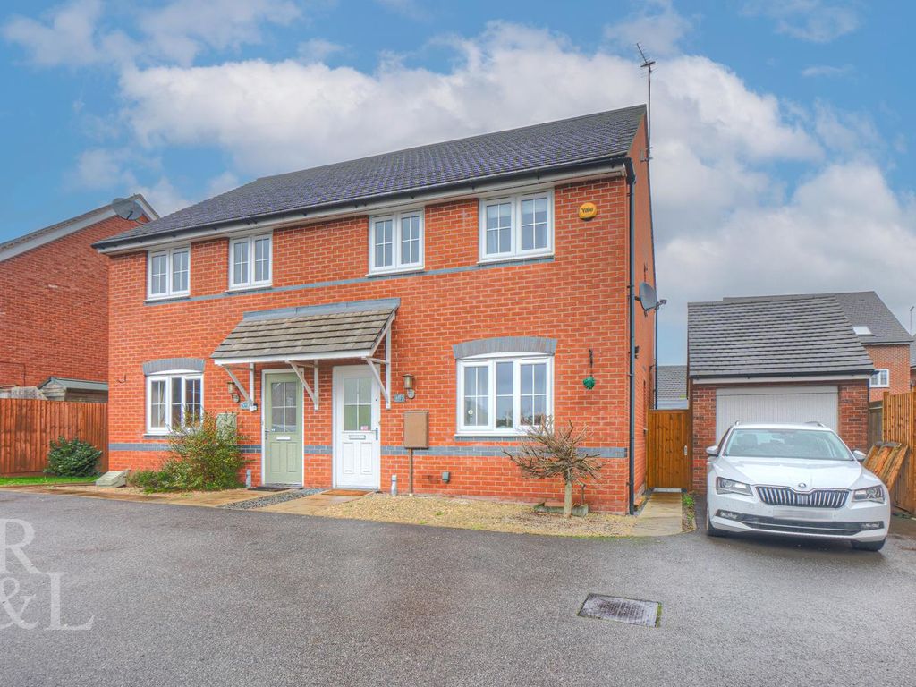 3 bed semidetached house for sale in The Holdings, Oxford Street, Church Gresley, Swadlincote