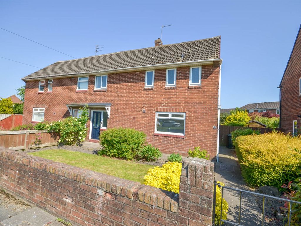 3 bed semidetached house for sale in Hawthorn Avenue, Brunswick