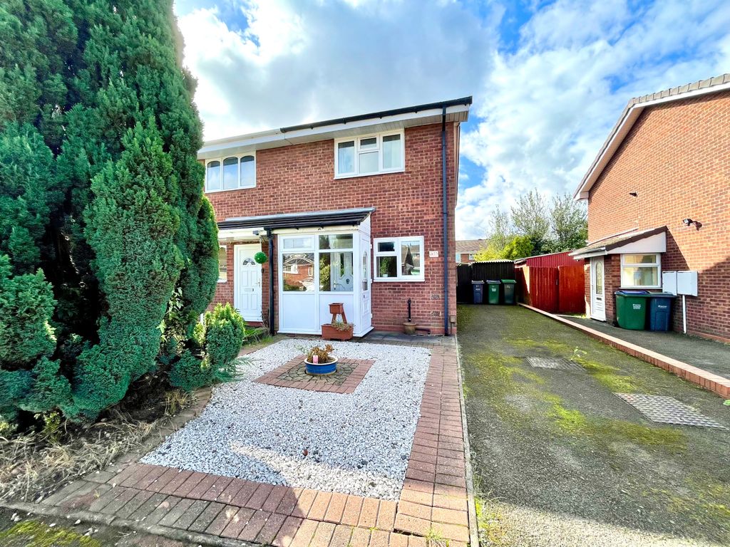2 bed semidetached house for sale in Chamberlain Close, Oldbury B69, £